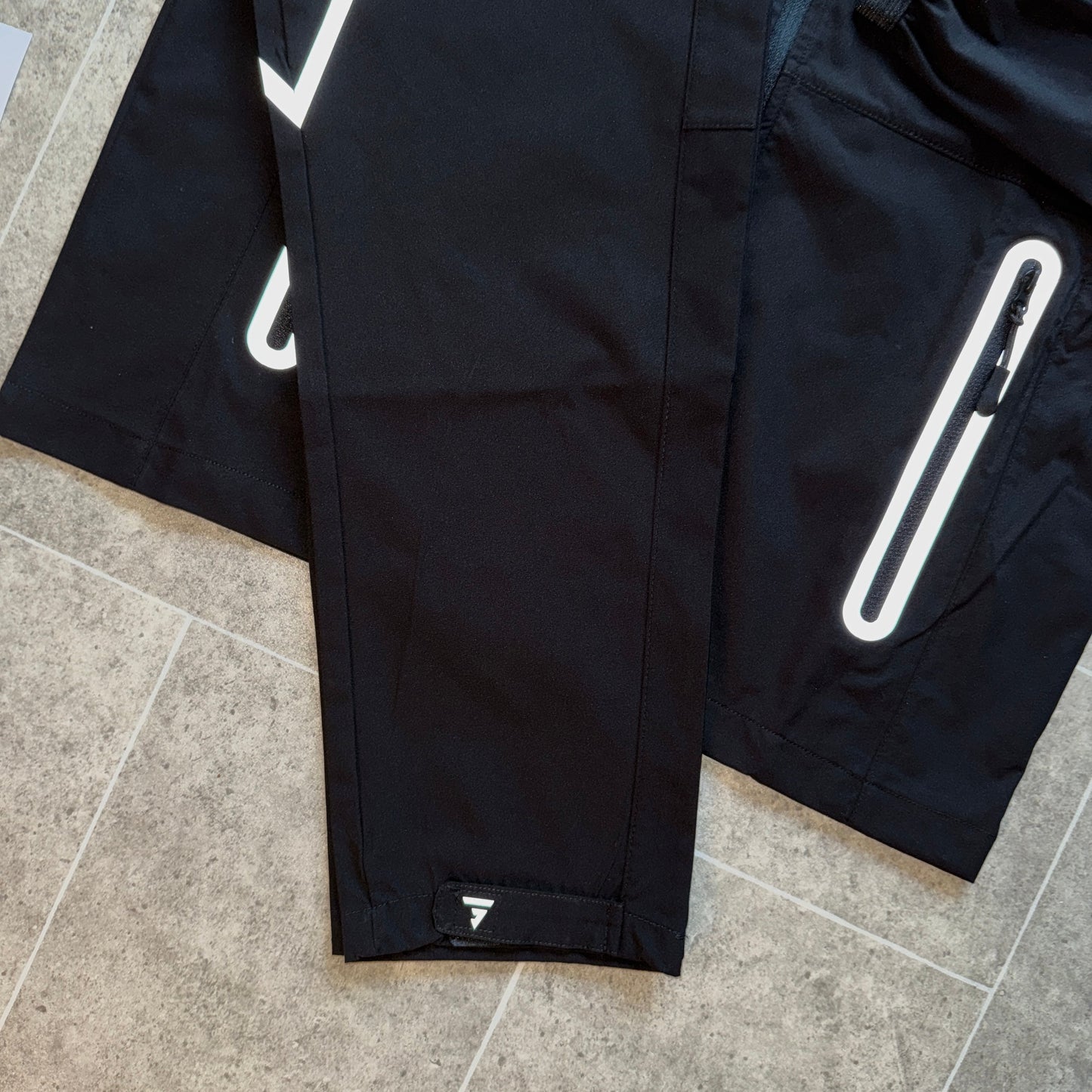 GRIID PERFORMANCE TRACKSUIT - BLACK