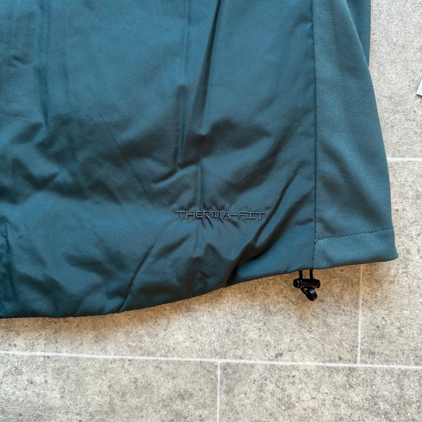 NIKE THERMA-FIT UNLIMITED GILET - DEEP JUNGLE