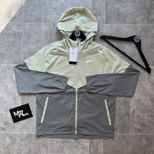 Nike UV windbreaker - Olive aura