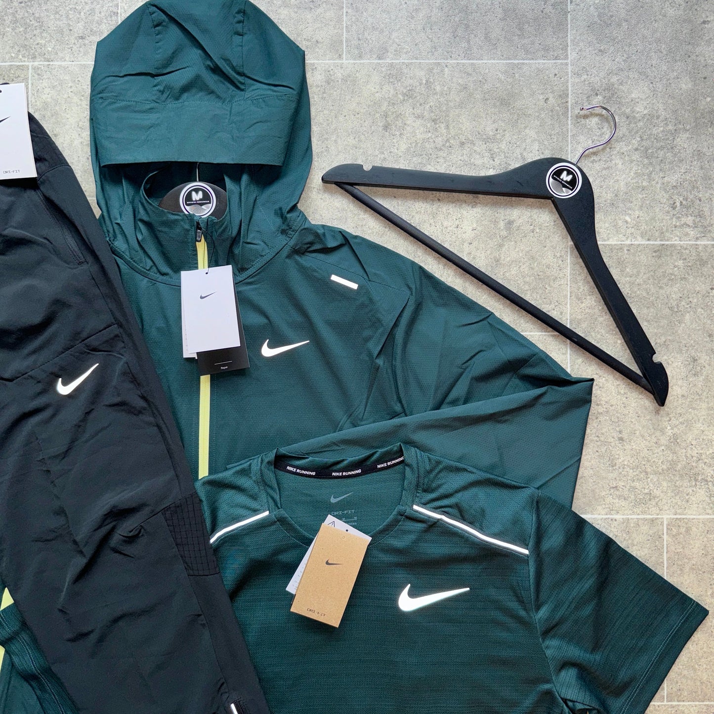 NIKE UV WINDBREAKER SET - DEEP JUNGLE/BLACK