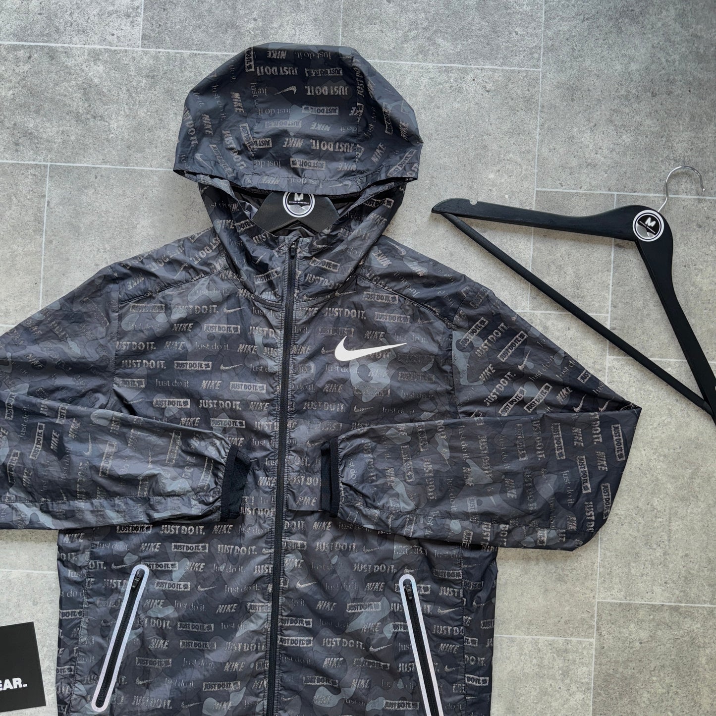 NIKE ‘EXCLUSIVE’ GHOST FLASH WINDBREAKER - BLACK