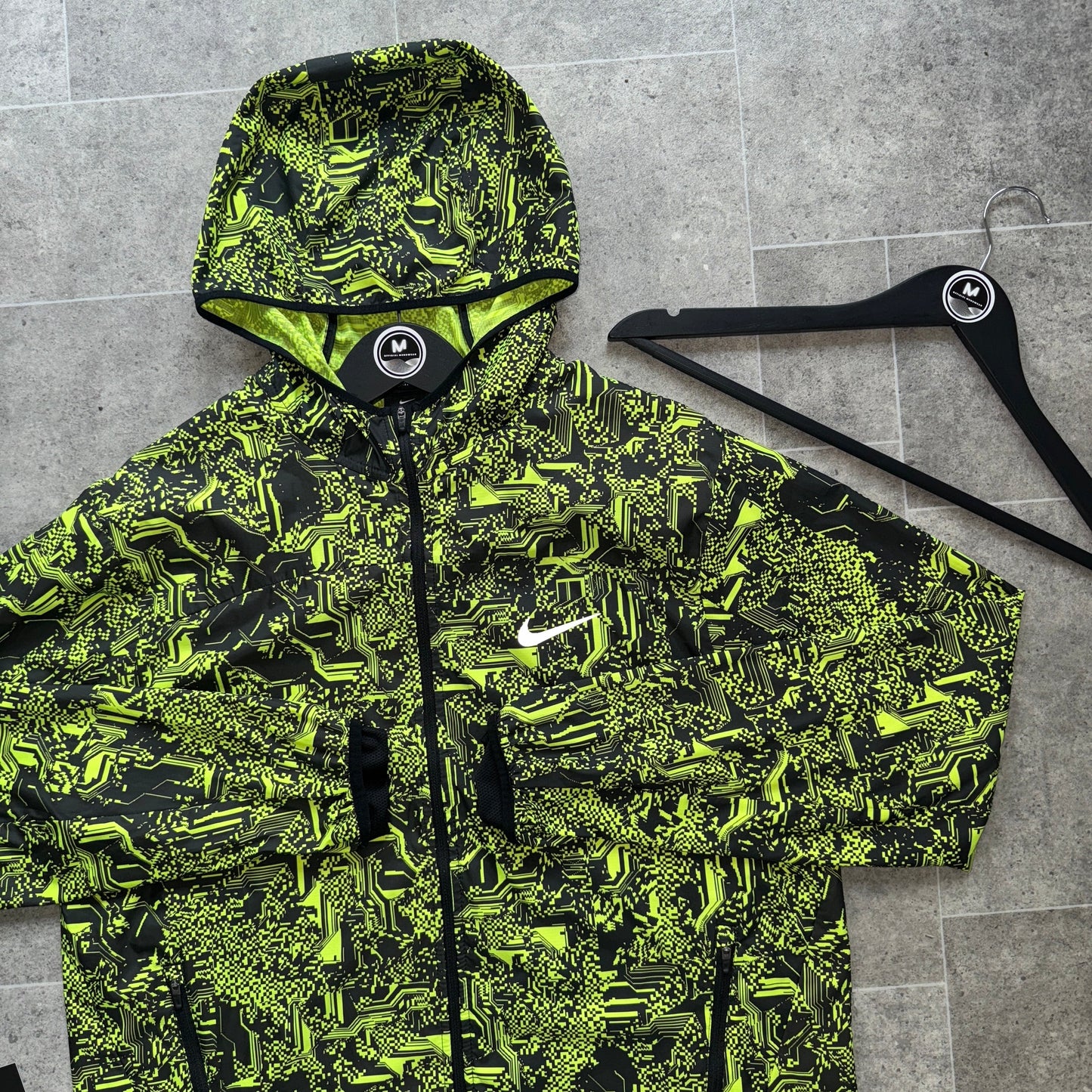 NIKE ‘EXCLUSIVE’ DIGITAL WINDBREAKER - NEON