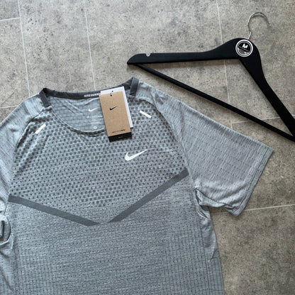 Nike Tech-Knit ADV T-Shirt - Grey