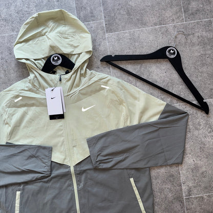 Nike UV windbreaker - Olive aura