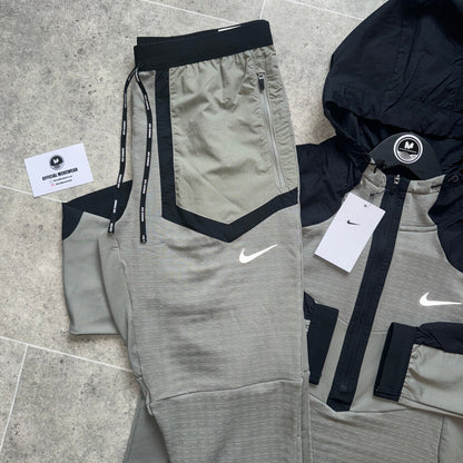 NIKE RUNNING DIVISION LONG SLEEVE SET - SAND/BLACK