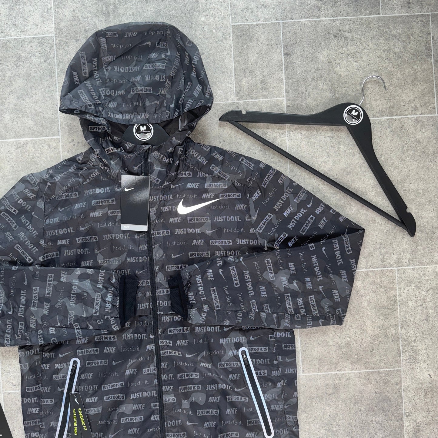 Nike ‘Exclusive’ Ghost Flash Windbreaker - Black